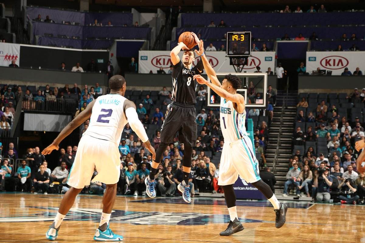 Zach LaVine sigue activo en la cima